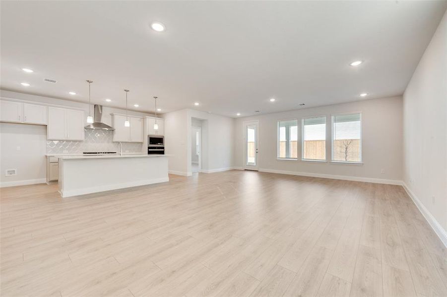 Spacious, unfurnished interior of a new home in Wildflower Ranch, Justin (Image 28).