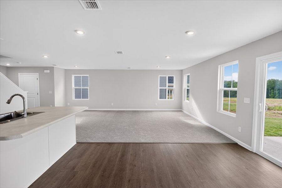 Spacious, unfurnished interior of a new home in Everly, Spartanburg (Image 16).