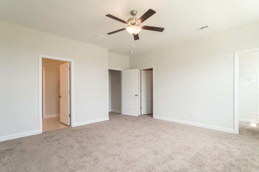 Spacious, unfurnished interior of a new home in Six Oaks, Summerville (Image 12).