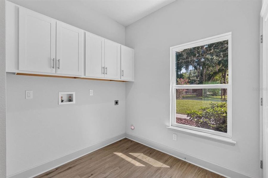 Spacious, unfurnished interior of a new home in , New Smyrna Beach (Image 30).