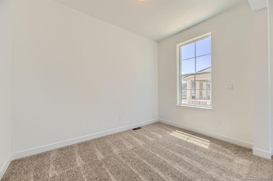 Spacious, unfurnished interior of a new home in Independence: The Grand Collection, Elizabeth (Image 8).