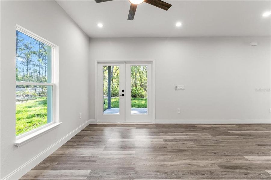 Spacious, unfurnished interior of a new home in , Dunnellon (Image 17).