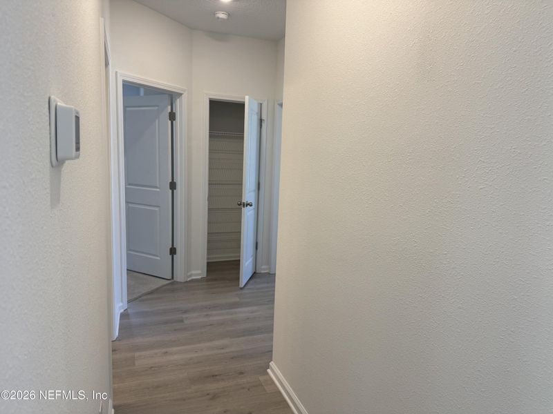 Spacious, unfurnished interior of a new home in Hyland Trail, Green Cove Springs (Image 18).