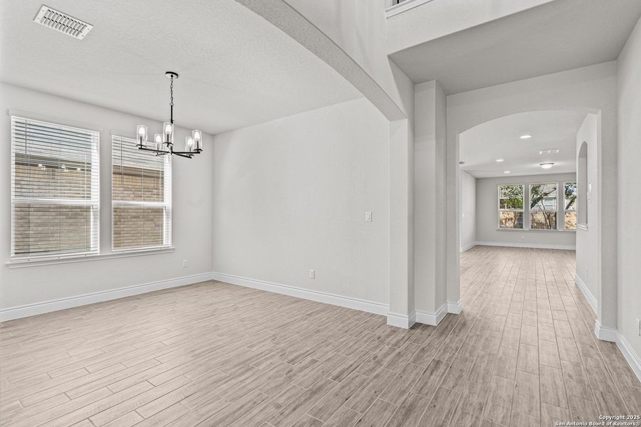 Spacious, unfurnished interior of a new home in Bison Ridge, San Antonio (Image 15). Spacious, unfurnished interior of a new home in Bison Ridge, San Antonio (Image 15).