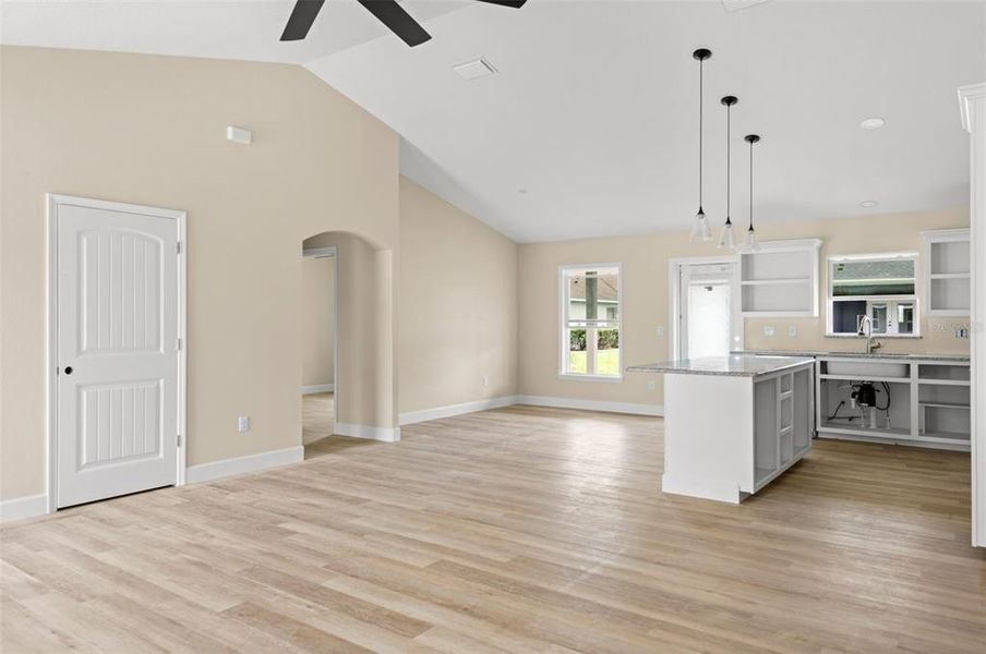 Spacious, unfurnished interior of a new home in , Dade City (Image 12).