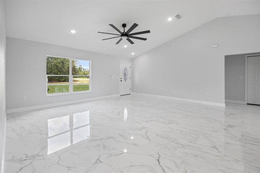 Spacious, unfurnished interior of a new home in , Dunnellon (Image 11).