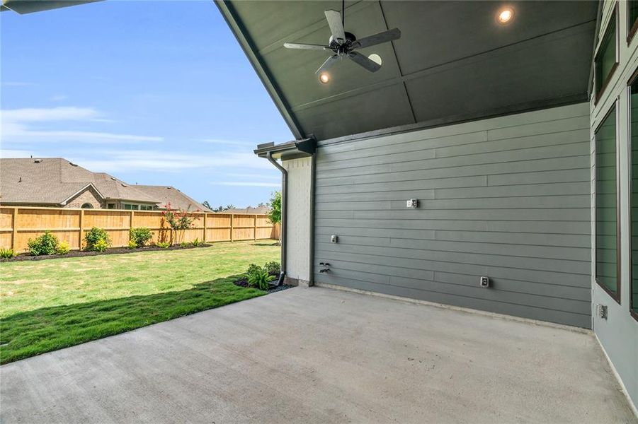 Spacious covered patio