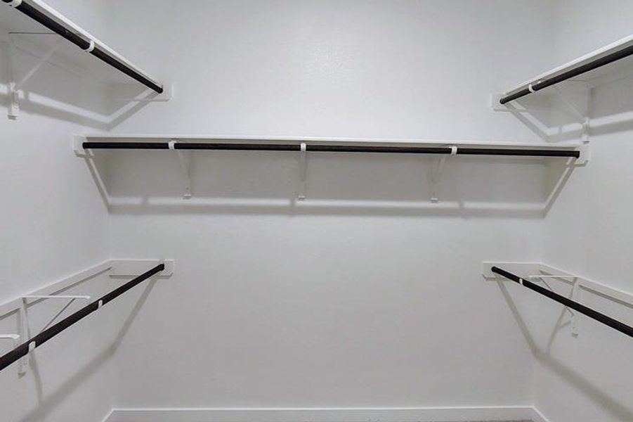 Spacious, unfurnished interior of a new home in Wolf Ranch, Georgetown (Image 18).