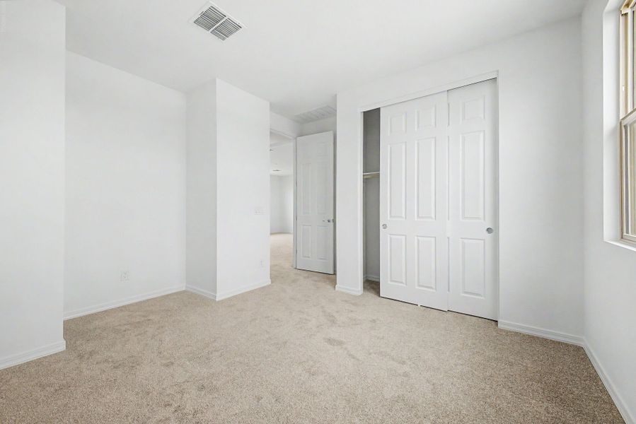 Spacious, unfurnished interior of a new home in White Tank Vistas, Waddell (Image 20).