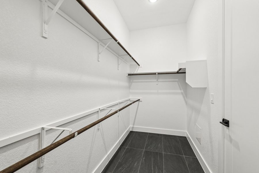 Spacious, unfurnished interior of a new home in Foxfield, Austin (Image 20).