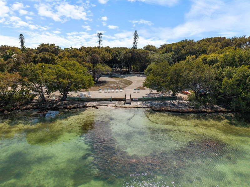 Natural landscape and outdoor views near  in Islamorada, Village of Islands (Image 76).