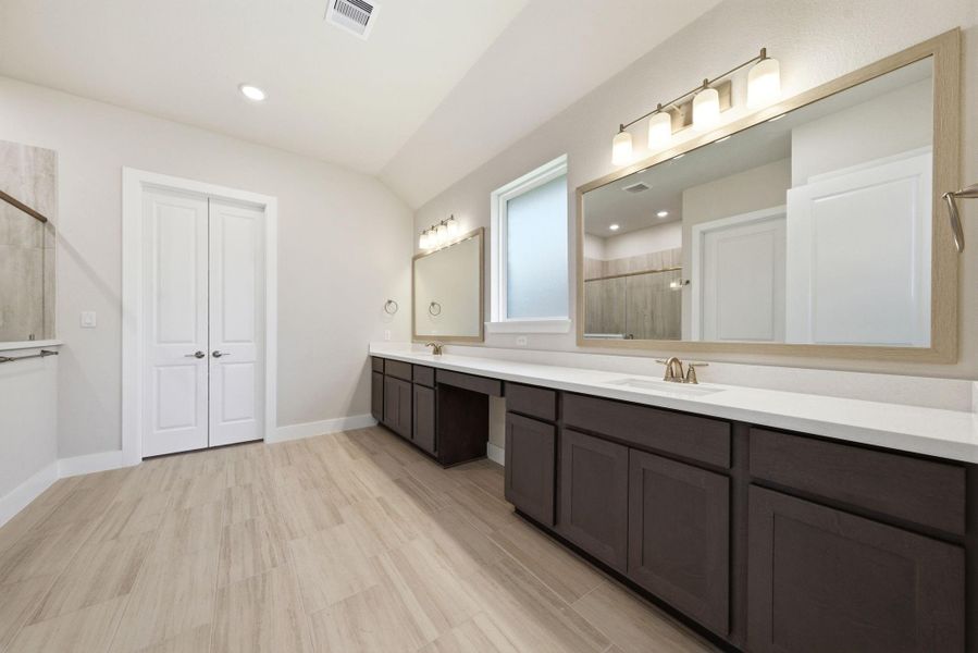 Furnished interior view inside a new home in Chambers Creek, Willis (Image 11).