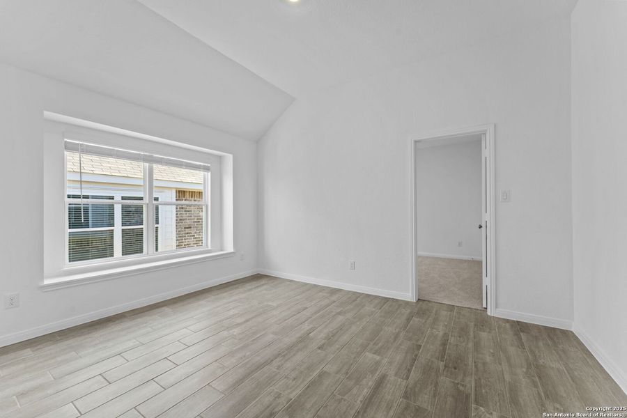 Spacious, unfurnished interior of a new home in Gatehouse: Brookstone II Collection, New Braunfels (Image 14).