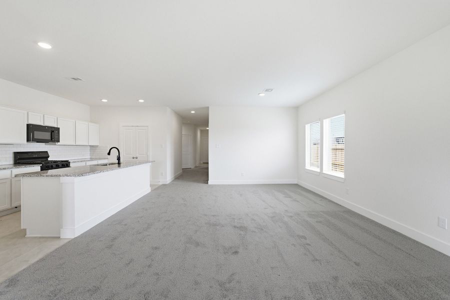 Spacious, unfurnished interior of a new home in Harvest Pointe, Needville (Image 46).