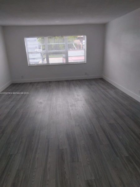 Spacious, unfurnished interior of a new home in , Hallandale Beach (Image 11).