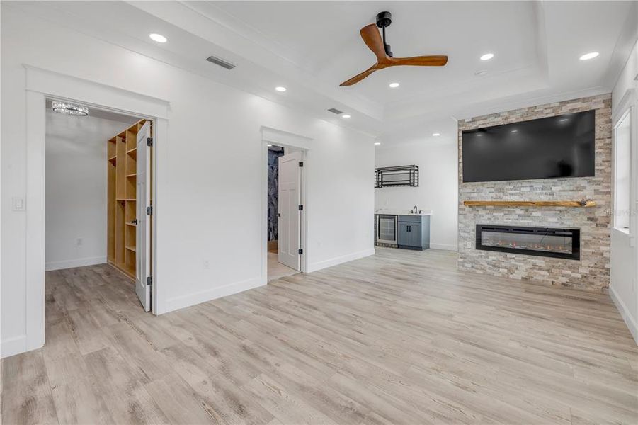 Spacious, unfurnished interior of a new home in , New Smyrna Beach (Image 39).