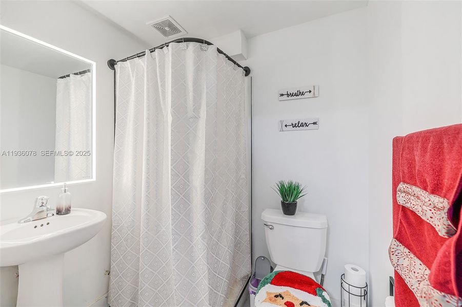 Furnished interior view inside a new home in , Homestead (Image 23).