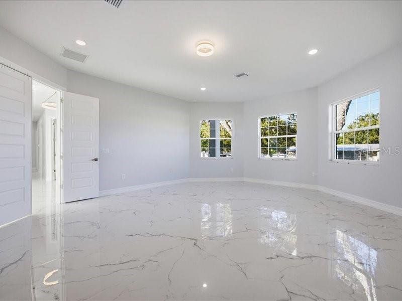 Spacious, unfurnished interior of a new home in , Plant City (Image 12). Spacious, unfurnished interior of a new home in , Plant City (Image 12).