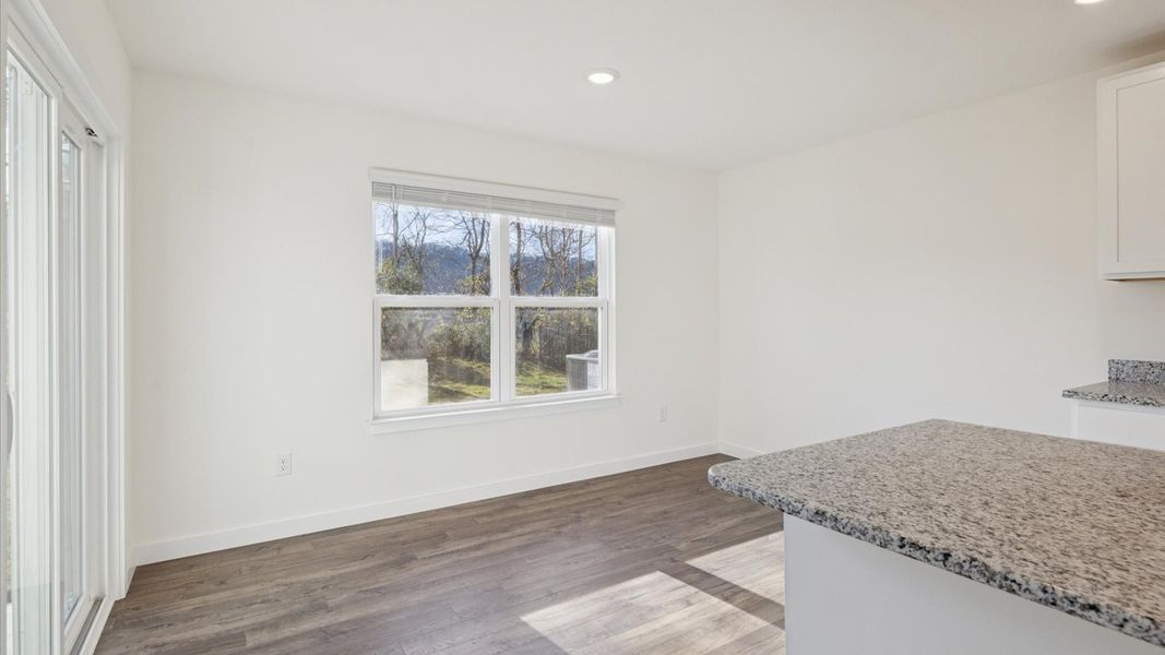 Spacious, unfurnished interior of a new home in Belhaven, Knoxville (Image 11).
