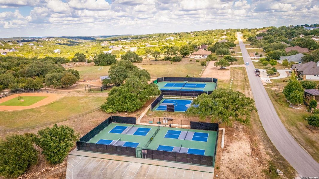 Community amenities in , New Braunfels (Image 37).
