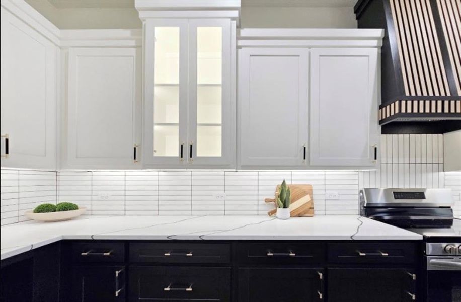 Close-up of interior finishes inside a home in , Log Cabin (Image 15).