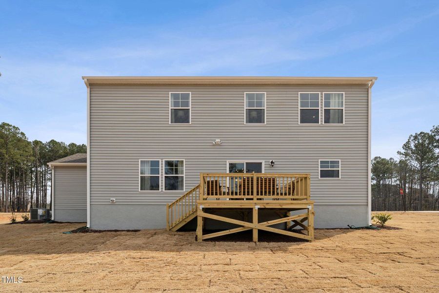 31- HHHunt Homes King Exterior Rear