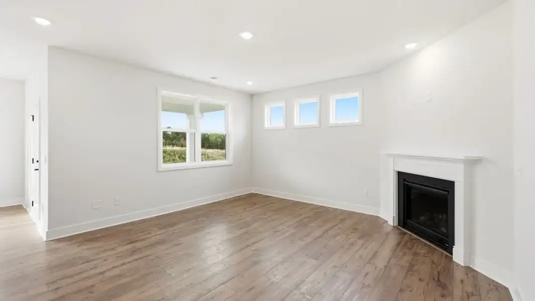 Spacious, unfurnished interior of a new home in Spring Ridge Reserve, Anderson (Image 28).