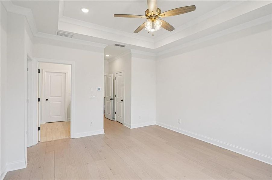 Spacious, unfurnished interior of a new home in Ward's Crossing Townhomes, Johns Creek (Image 19).