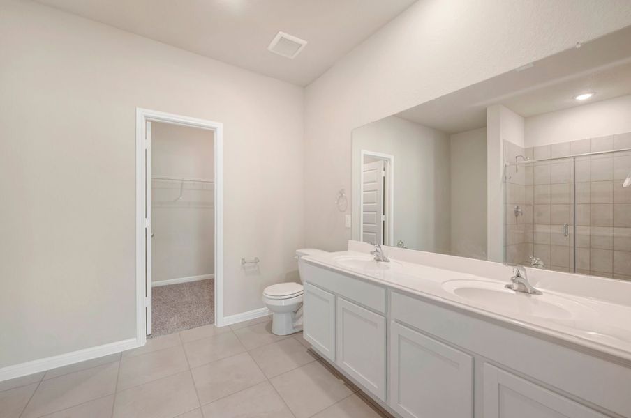 Owner's Bathroom Owner's Bathroom