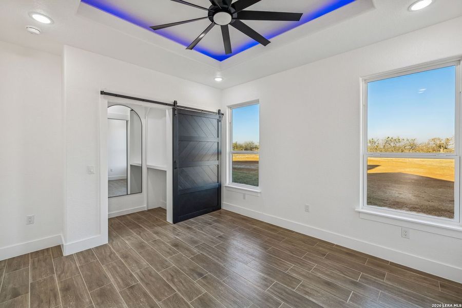 Spacious, unfurnished interior of a new home in , Floresville (Image 30).