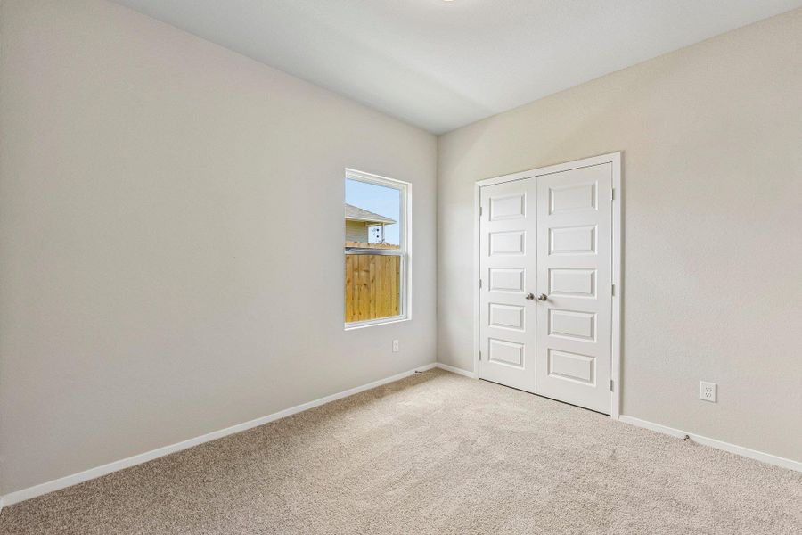 Spacious, unfurnished interior of a new home in Cloverleaf, Austin (Image 25).