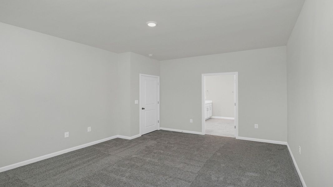 Spacious, unfurnished interior of a new home in Sease's Pond, Gilbert (Image 26).