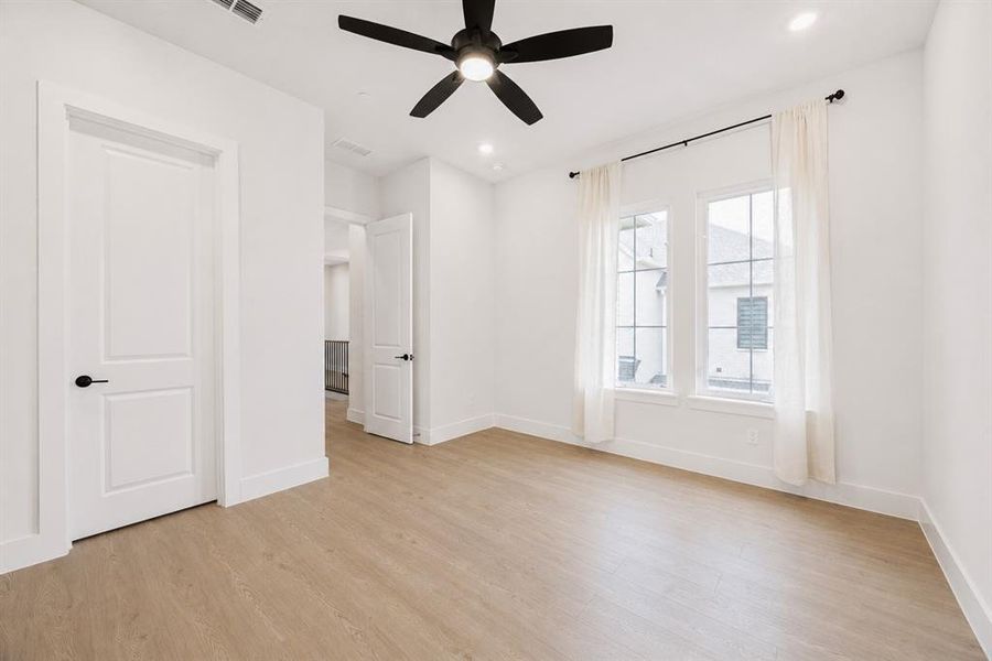 Spacious, unfurnished interior of a new home in , Frisco (Image 22).