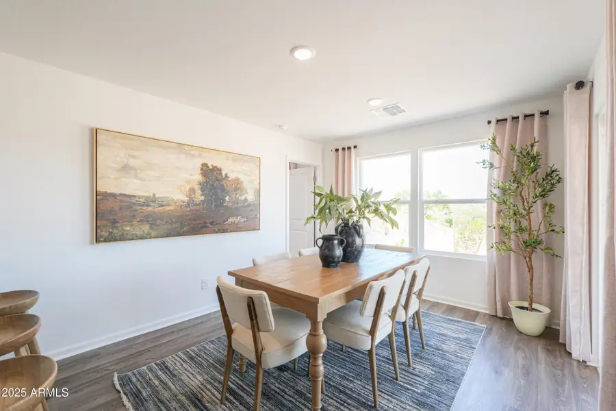 WCE - Model Dining Room (1)