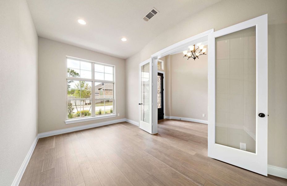 Representative unfurnished interior of a home built from the 3663AU by Ravenna Homes in Audubon 60′, Magnolia (Image 17).