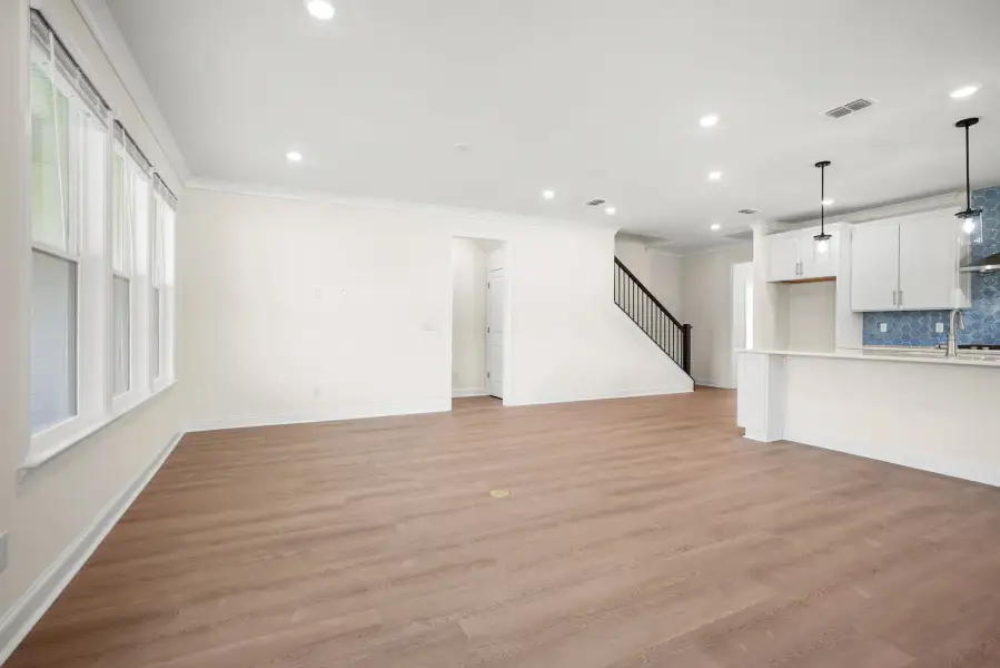 Spacious, unfurnished interior of a new home in Kinsdale, Lancaster (Image 25).