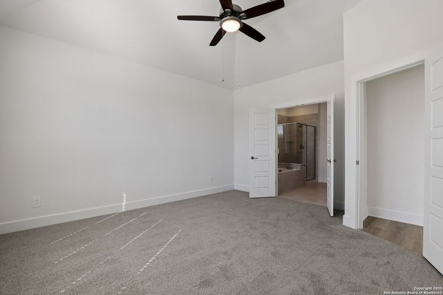 Spacious, unfurnished interior of a new home in Carmel Ranch, Schertz (Image 44).