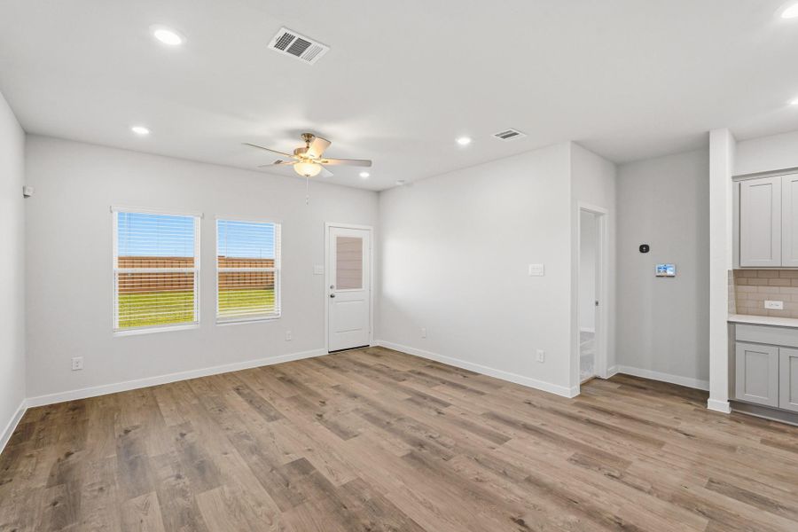 Spacious, unfurnished interior of a new home in Sanford Farms, Waller (Image 14). Spacious, unfurnished interior of a new home in Sanford Farms, Waller (Image 14).