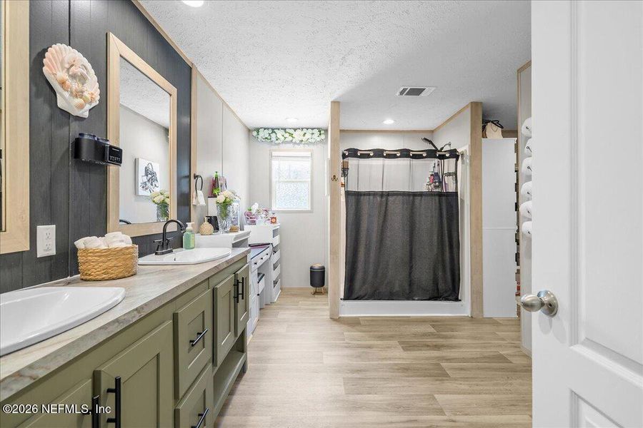 Furnished interior view inside a new home in , Palatka (Image 16).