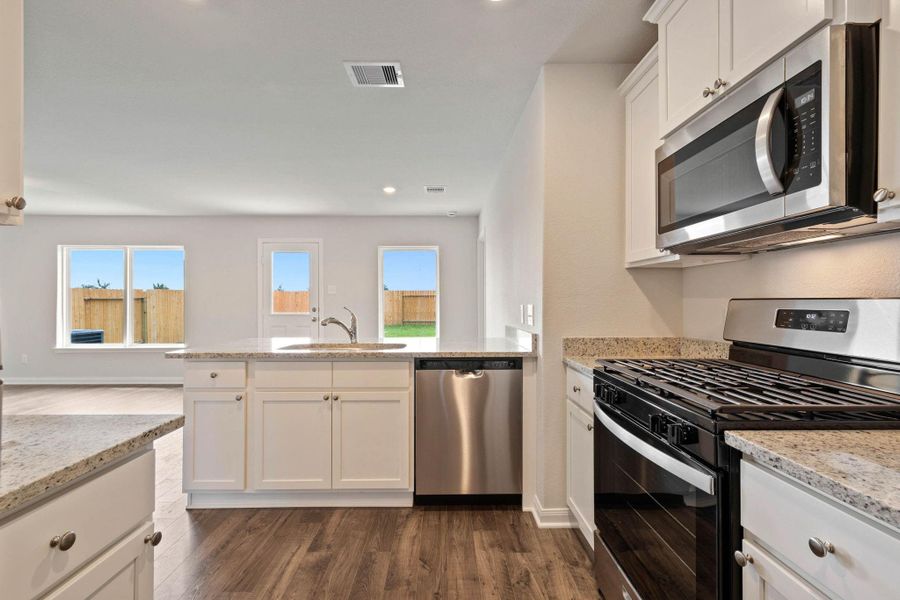 Furnished interior view inside a new home in Freeman Ranch, Katy (Image 4).