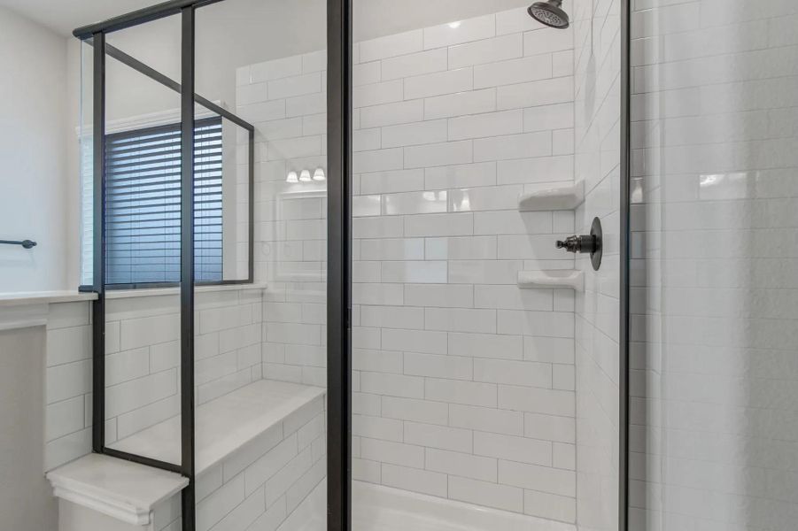 Image 145 representing the Concept 2373 by Landsea Homes in Coyote Crossing, Godley, TX. Image 145 representing the Concept 2373 by Landsea Homes in Coyote Crossing, Godley, TX.