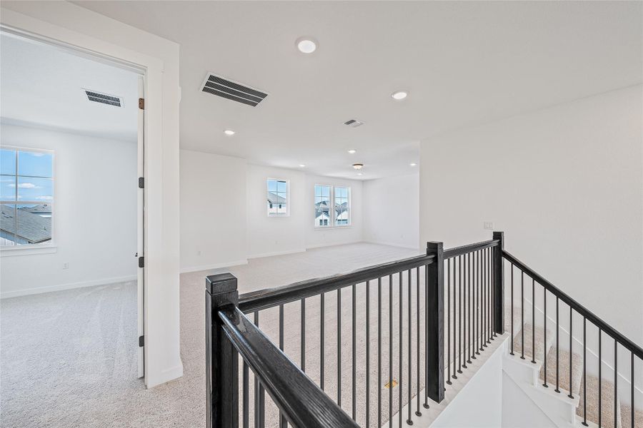 Spacious, unfurnished interior of a new home in , Buda (Image 19).