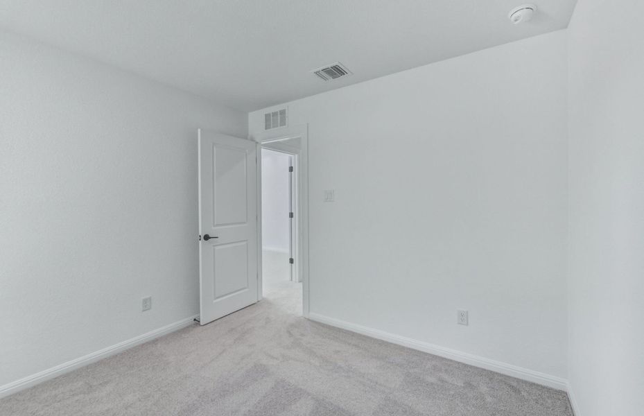 Spacious, unfurnished interior of a new home in Horizon Lake, Leander (Image 29).