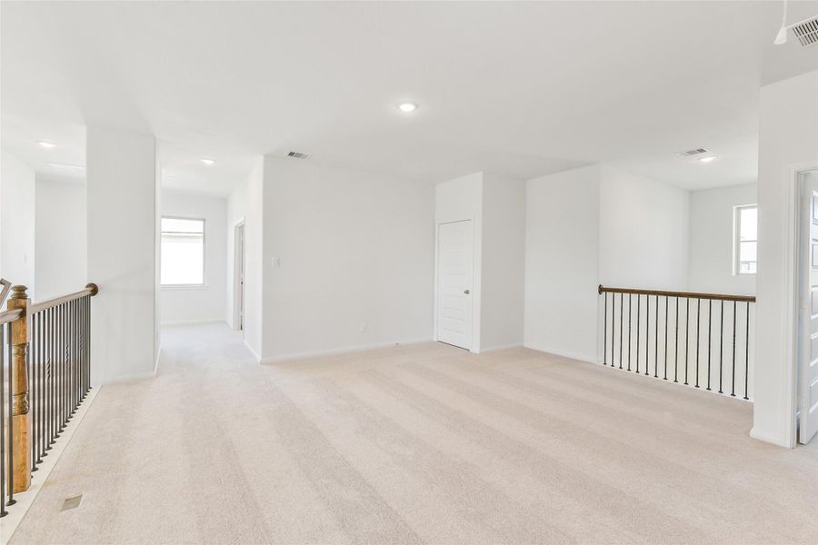 Spacious, unfurnished interior of a new home in Stone Creek Ranch, Hockley (Image 30).