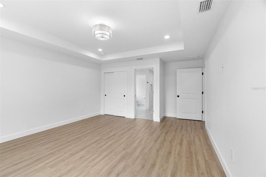 Spacious, unfurnished interior of a new home in , Port Charlotte (Image 13).