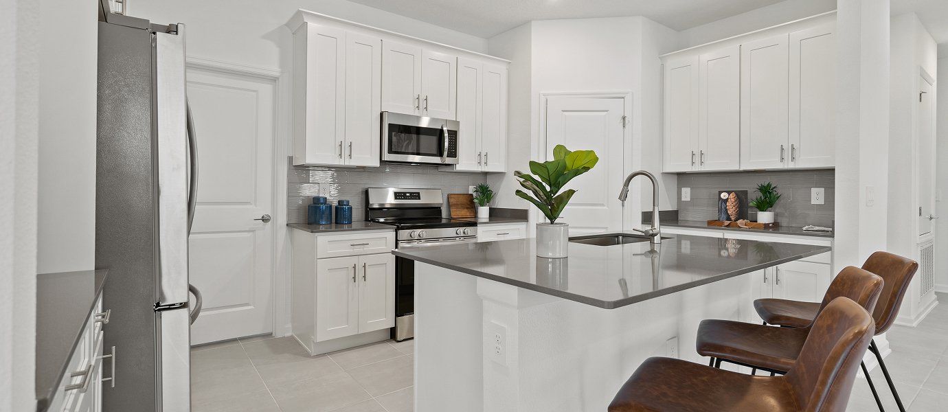 1713 Venice Kitchen 2of2 F1 4 28 25 1713 Venice Kitchen 2of2 F1 4 28 25