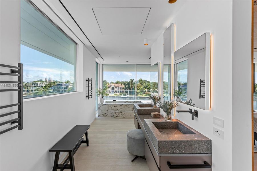 Furnished interior view inside a new home in , Fort Lauderdale (Image 15).