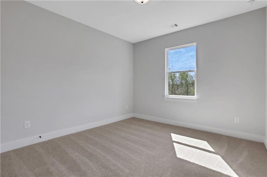 Spacious, unfurnished interior of a new home in Cambridge, Flowery Branch (Image 27).