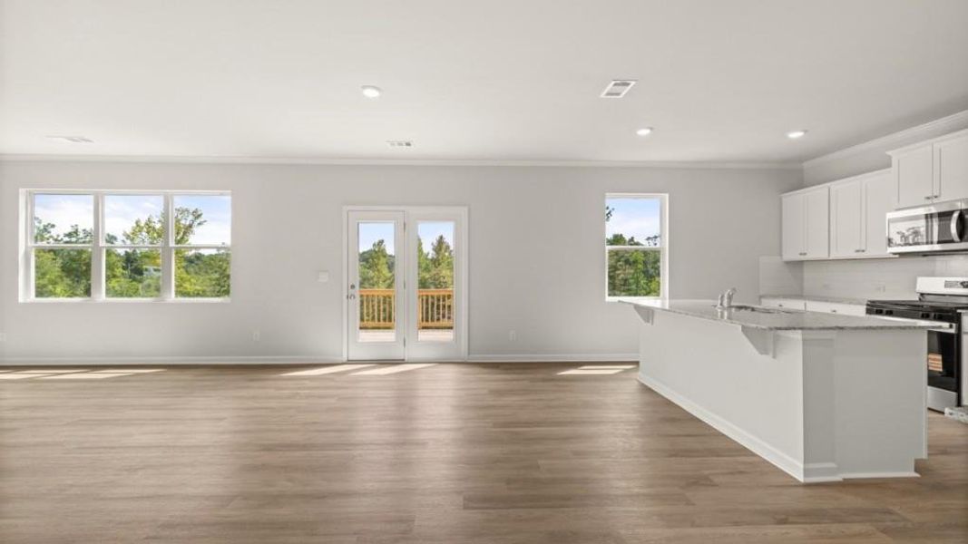 Spacious, unfurnished interior of a new home in Sheffield Highlands, Dallas (Image 18).
