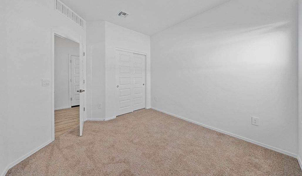 Representative unfurnished interior of a home built from the Lakeway - H40L by D.R. Horton in Sycamore Vista, Vail (Image 27).